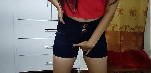 trendsHermano Mira como me Queda Mi Nuevo Short Jeans - Mi Hermana Caliente me muestra su Short Jeans Porque Quiere Que La Folle